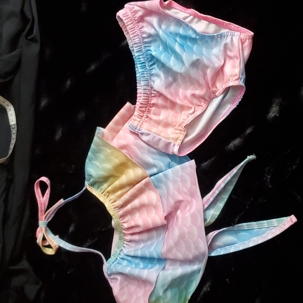 Girls 2-pc Mermaid Bikini Top/Bottom Swimwear-Lined-EUC-Sz 150 (US Size 12)